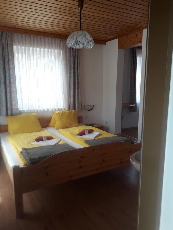 Gaestehaus Lutschounig 팍암시 외부 사진
